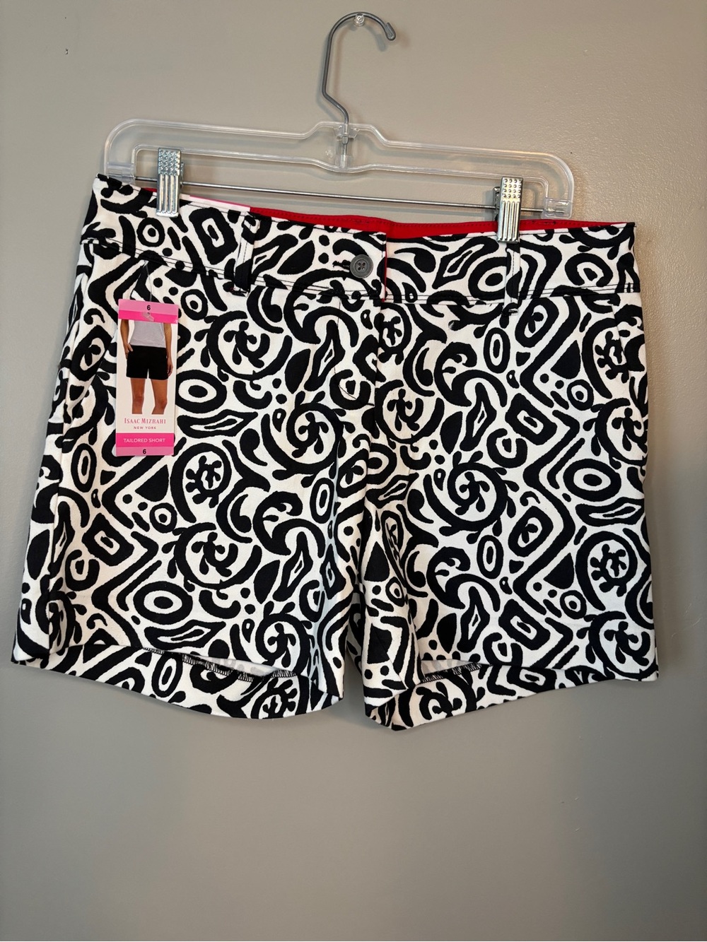 Isaac Mizrahi Black & White Abstract Native Print Tailored Shorts Size 6 NWT
